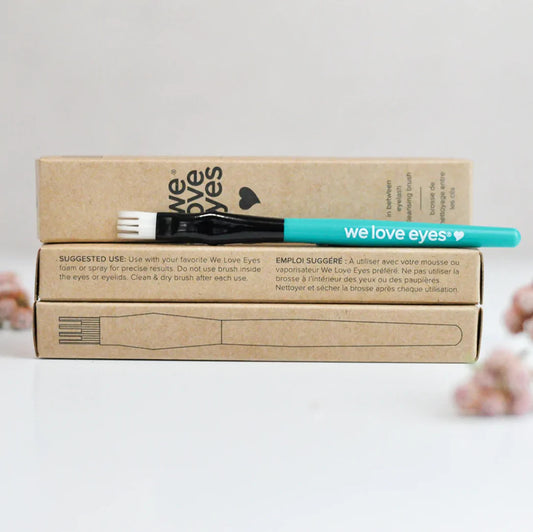 WE LOVE EYES In Between Eyelash Cleansing Brush 1ct.